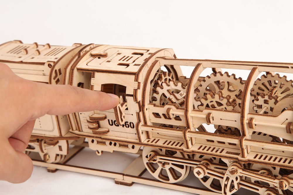 UGears Steam Locomotive with Tender - 443 Pieces (Advanced)