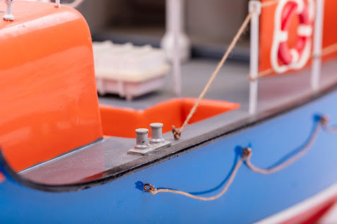 Billing Royal Navy Lifeboat Waveny 1:40 BIL101
