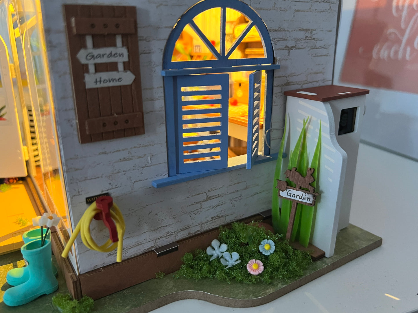 Rolife Dreamy Garden House DIY Miniature House Kit ROEDG163
