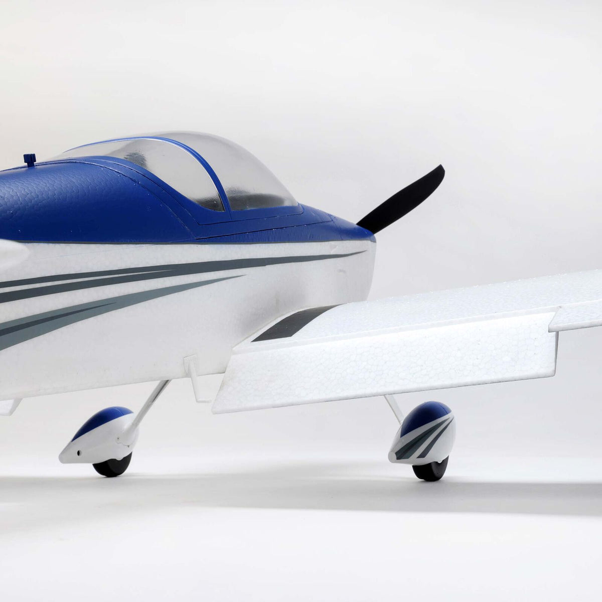 RV-7 1.1m BNF Basic with SAFE Select and AS3X EFL01850