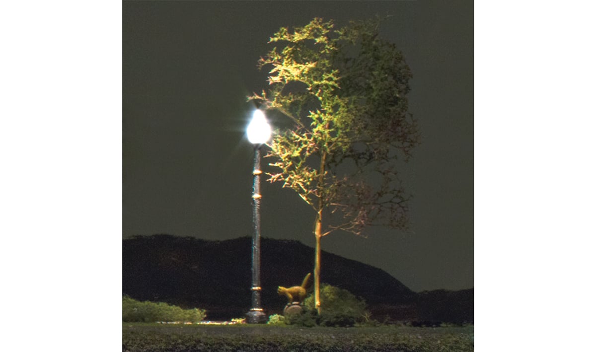 LAMP POST STREET MOUNT LIGHTS (3/PKG) (N) WOO5641