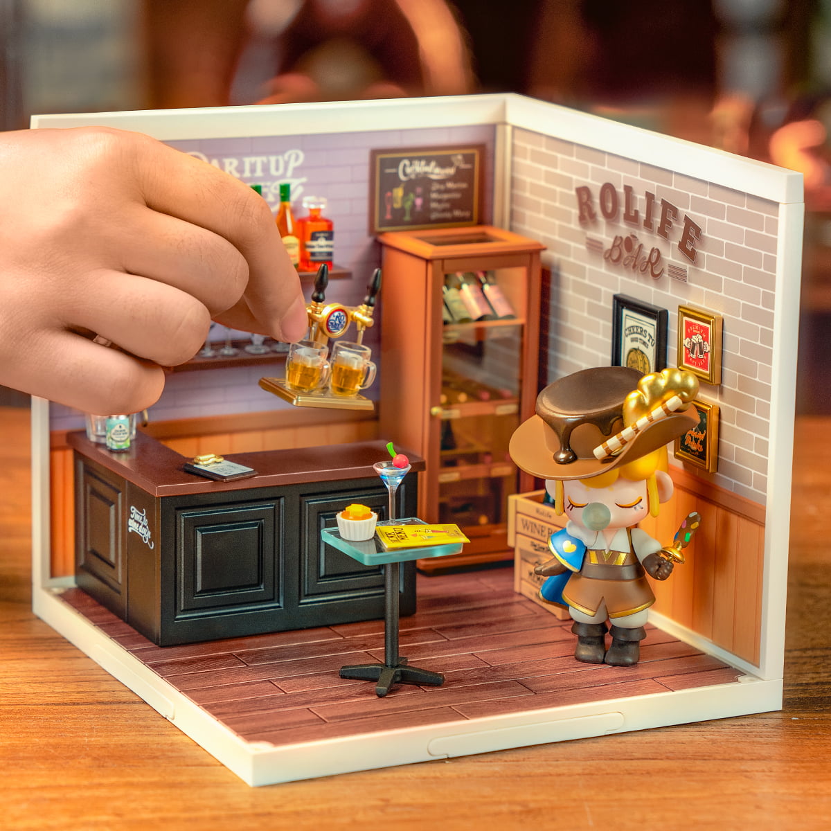 Rolife Leisurely Cheers Bar DIY Plastic Minature House