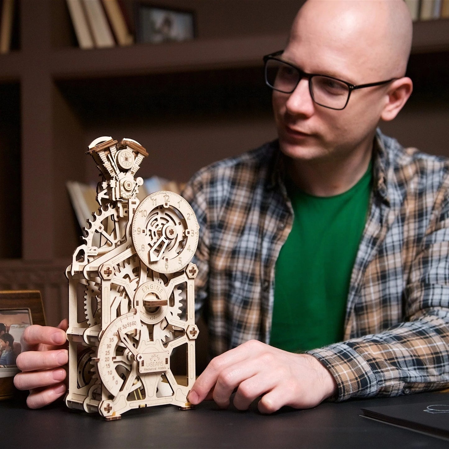 Ugears Engine Clock - 265 Pieces (Advanced)