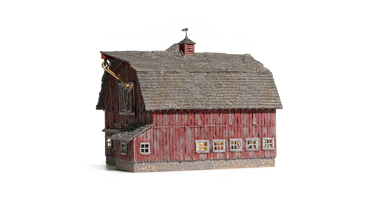 OLD WEATHERED BARN (LIT) (HO) Structure WOO5038