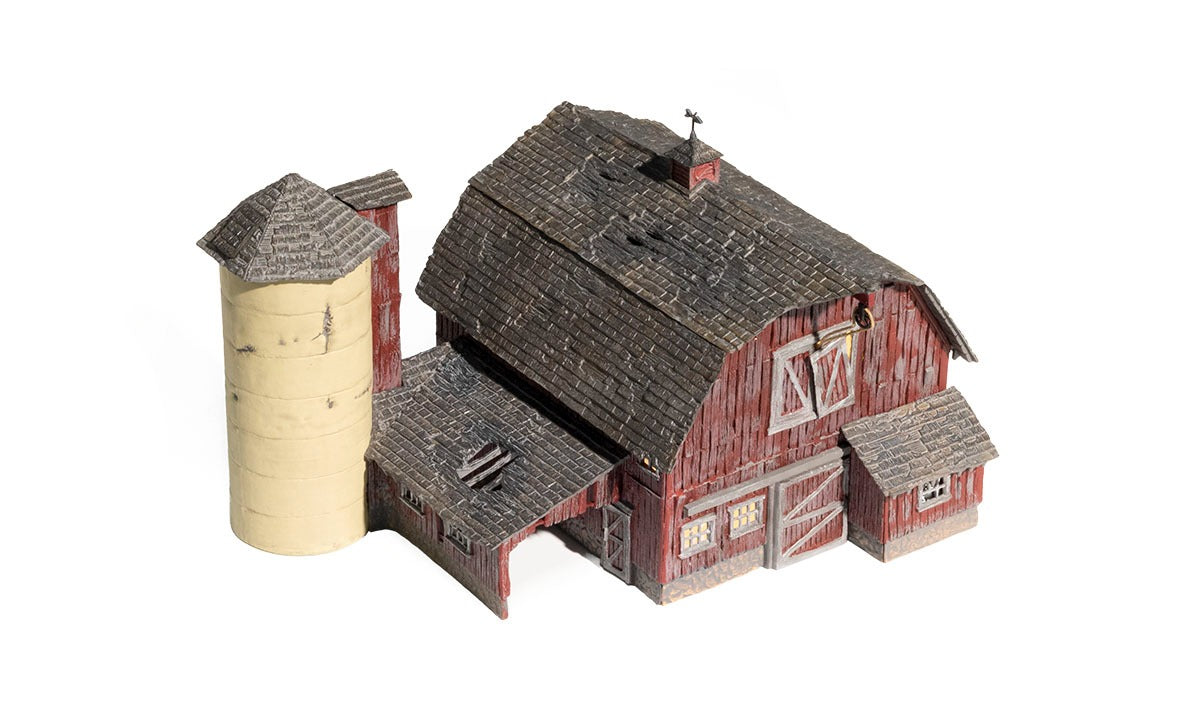 OLD WEATHERED BARN (LIT) (HO) Structure WOO5038