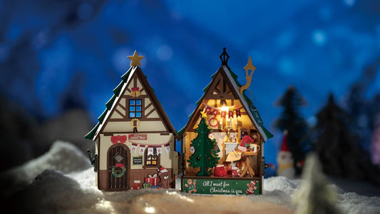 Rolife Twinkling Christmas House Miniature Doll House  DS036