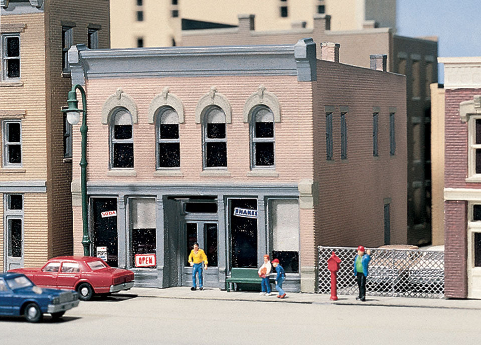 CHAR'S SODA SHOPPE N SCALE WOO50400