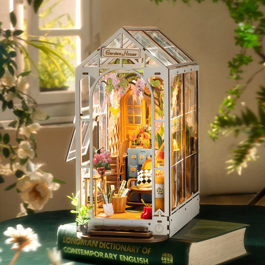 Rolife Holiday Garden House DIY Book Nook Shelf Insert TGB06