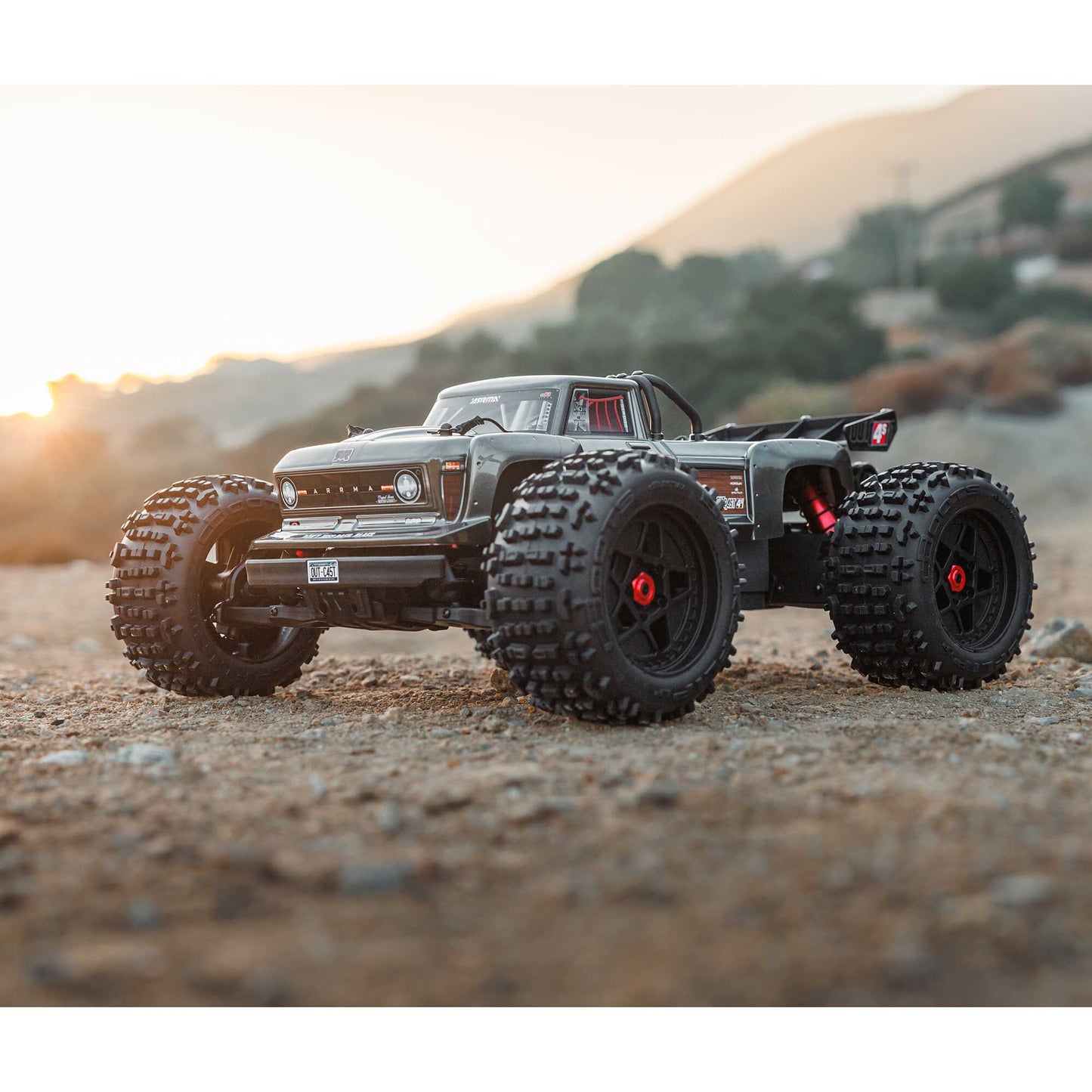 1/10 OUTCAST 4X4 4S V2 BLX Stunt Truck RTR, Gunmetal