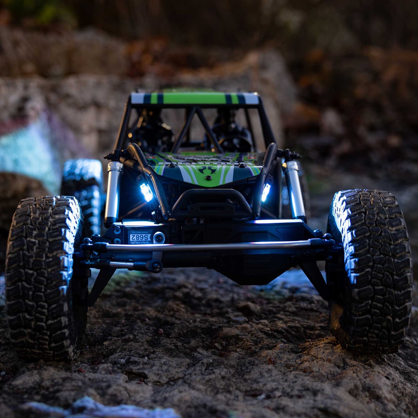 1/8 AXP8 Gilamon 2.2 4X4 RTR Brushed Trail Buggy, Green AXI-1207T1