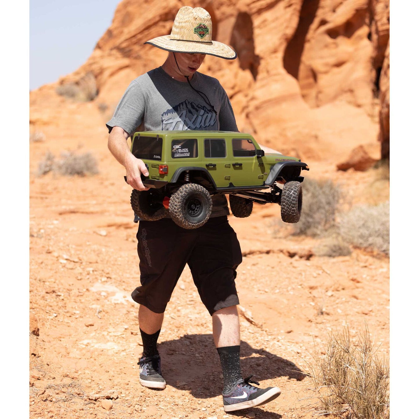 1/6 SCX6 Jeep JLU Wrangler 4X4 RTR Brushed Rock Crawler, Green AXI05000T1