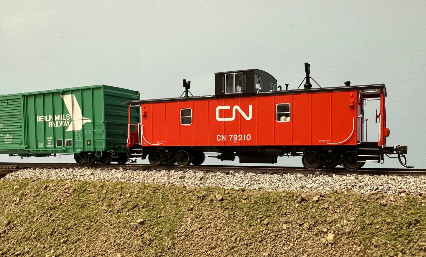 HO Rolling Canadian National Hawker Siddeley Van Caboose