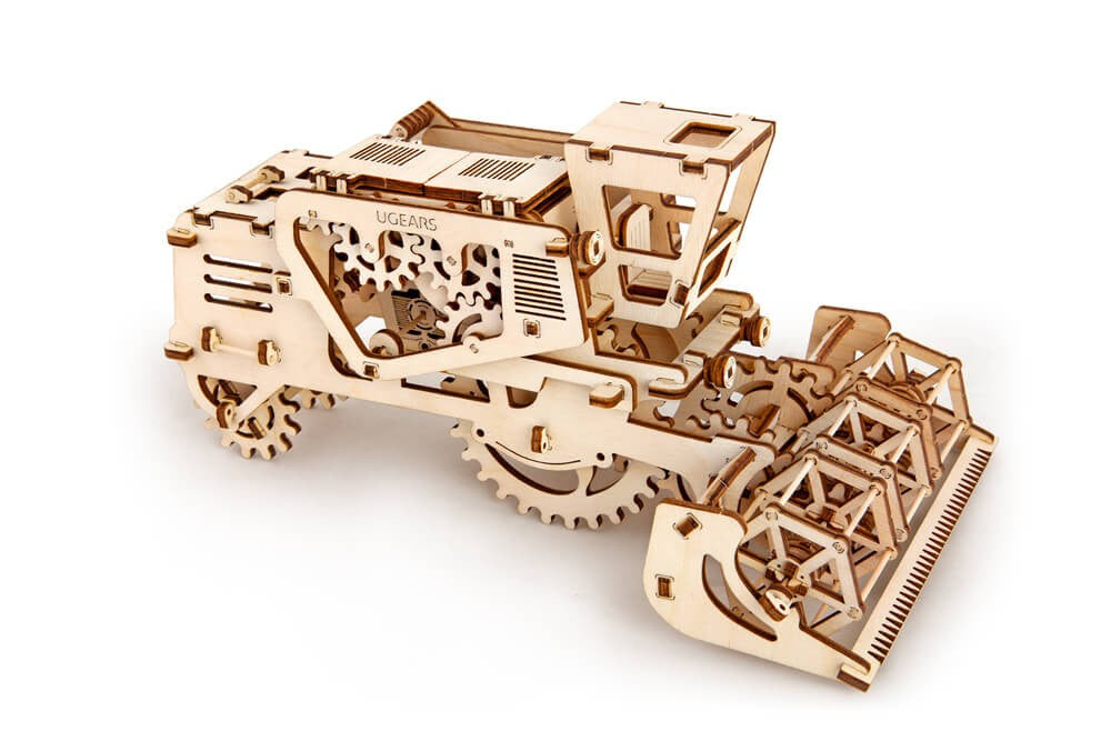 UGears Combine Harvester - 154 Pieces UGR70010