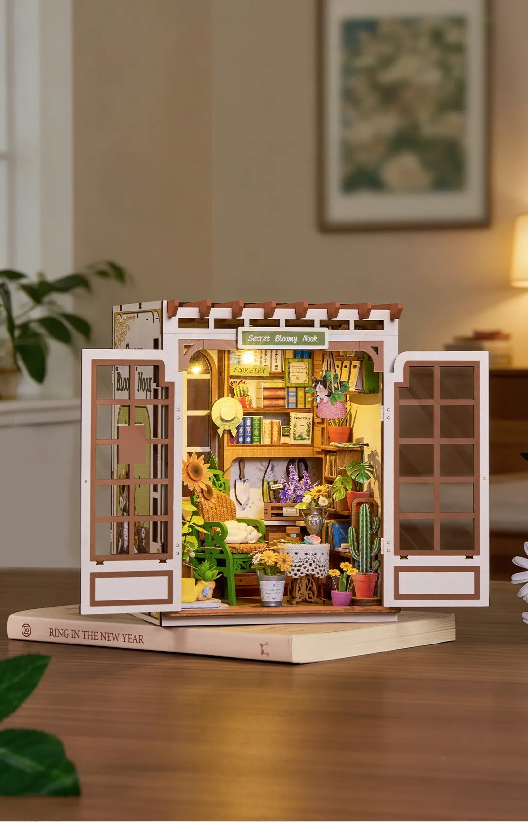 Rolife DIY Book Nook Kit - Secret Bloomy Nook TGE04