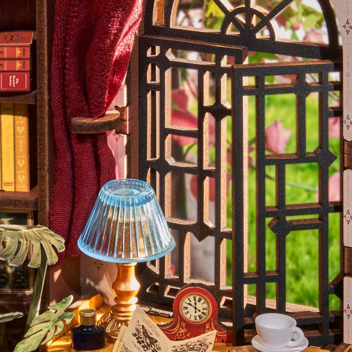 Rolife Silent Corner Study DIY Book Nook Shelf Insert TGE02