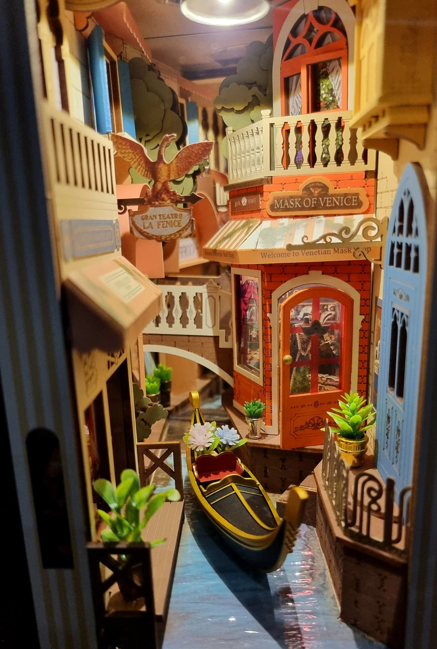 Rolife Romantic Venice DIY Book Nook Shelf Insert TGB08