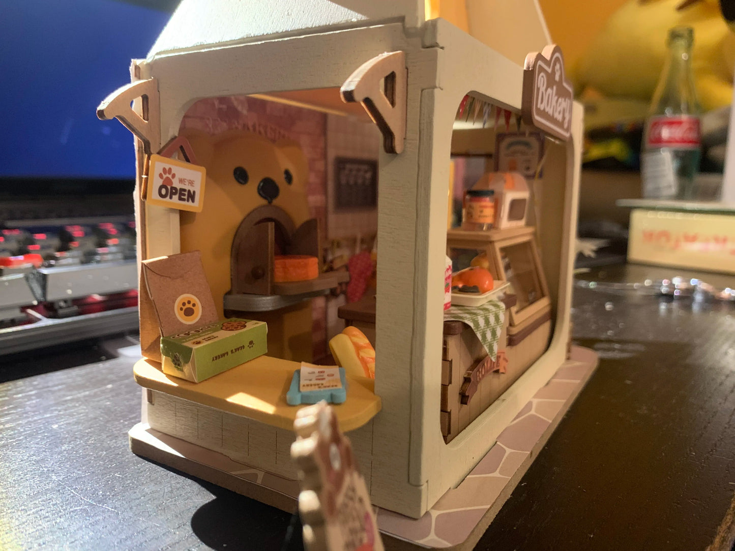 Rolife Teddy's Breadbox DIY Miniature House Kit