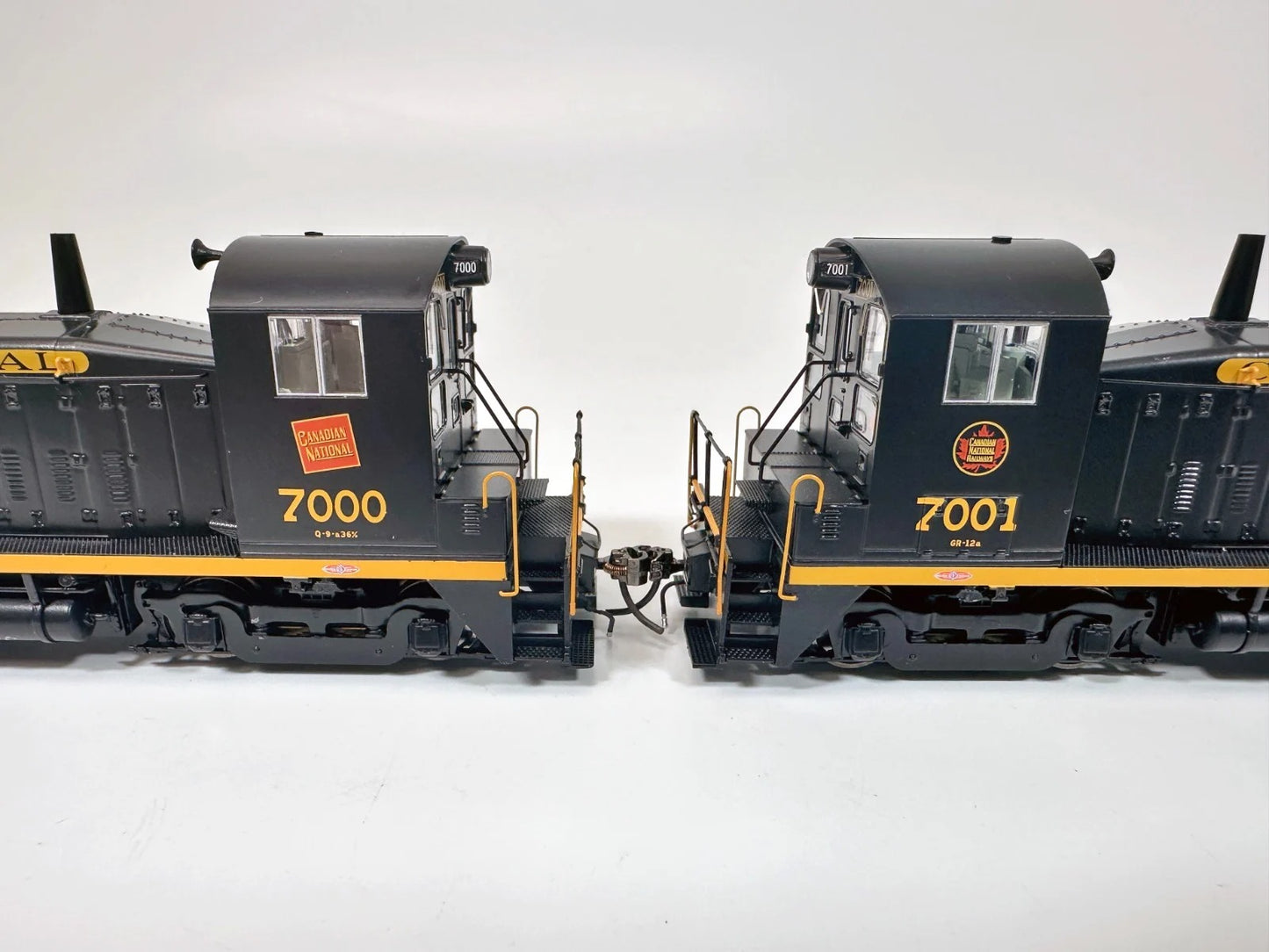 REPIDO DC/DCC/SOUND  HO Scale SW9 Locomotive RD RD#7000