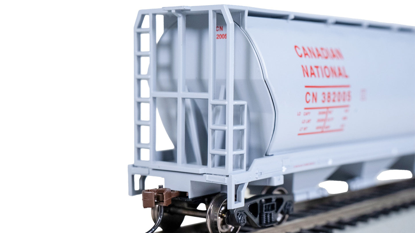 HO Rolling Canadian 4 Bay Cylindrical Grain Hopper - Canadian National #382005