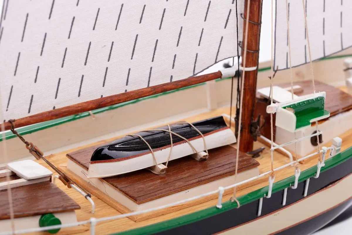 Billing Boats 1:60 Dana 200