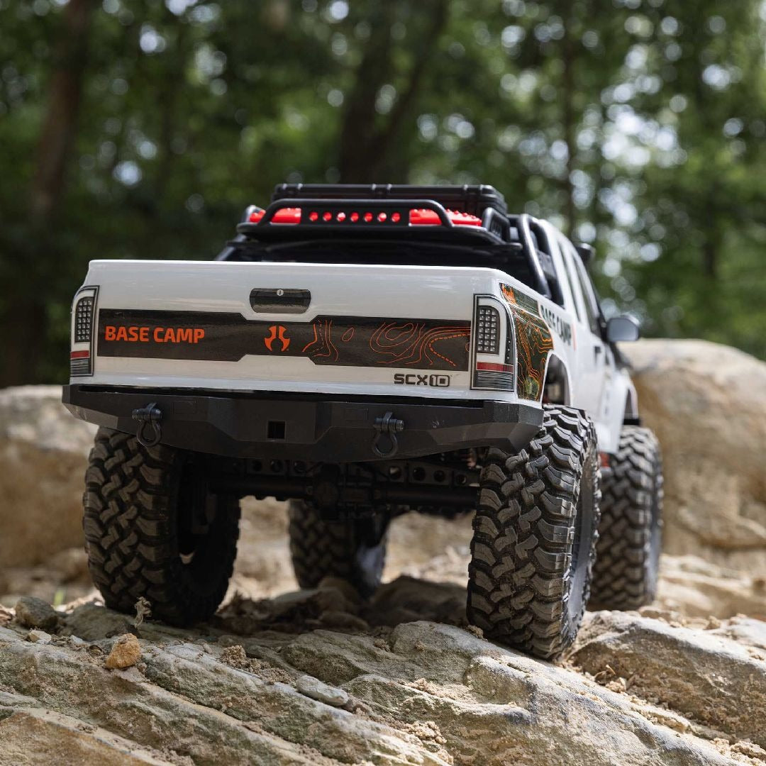 Axial 1/10 SCX10 III Base Camp 4x4 RTR - White