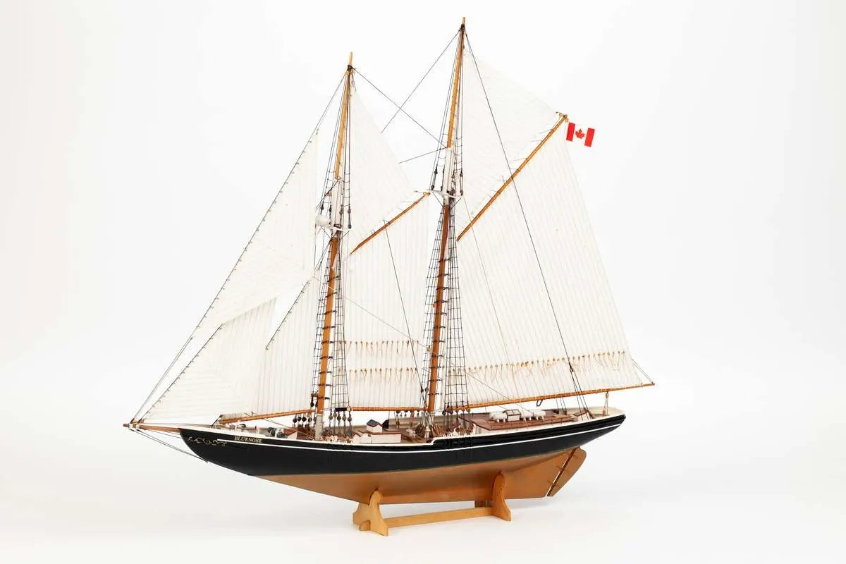 Billing Boats 1:100 Bluenose II -Wooden hull