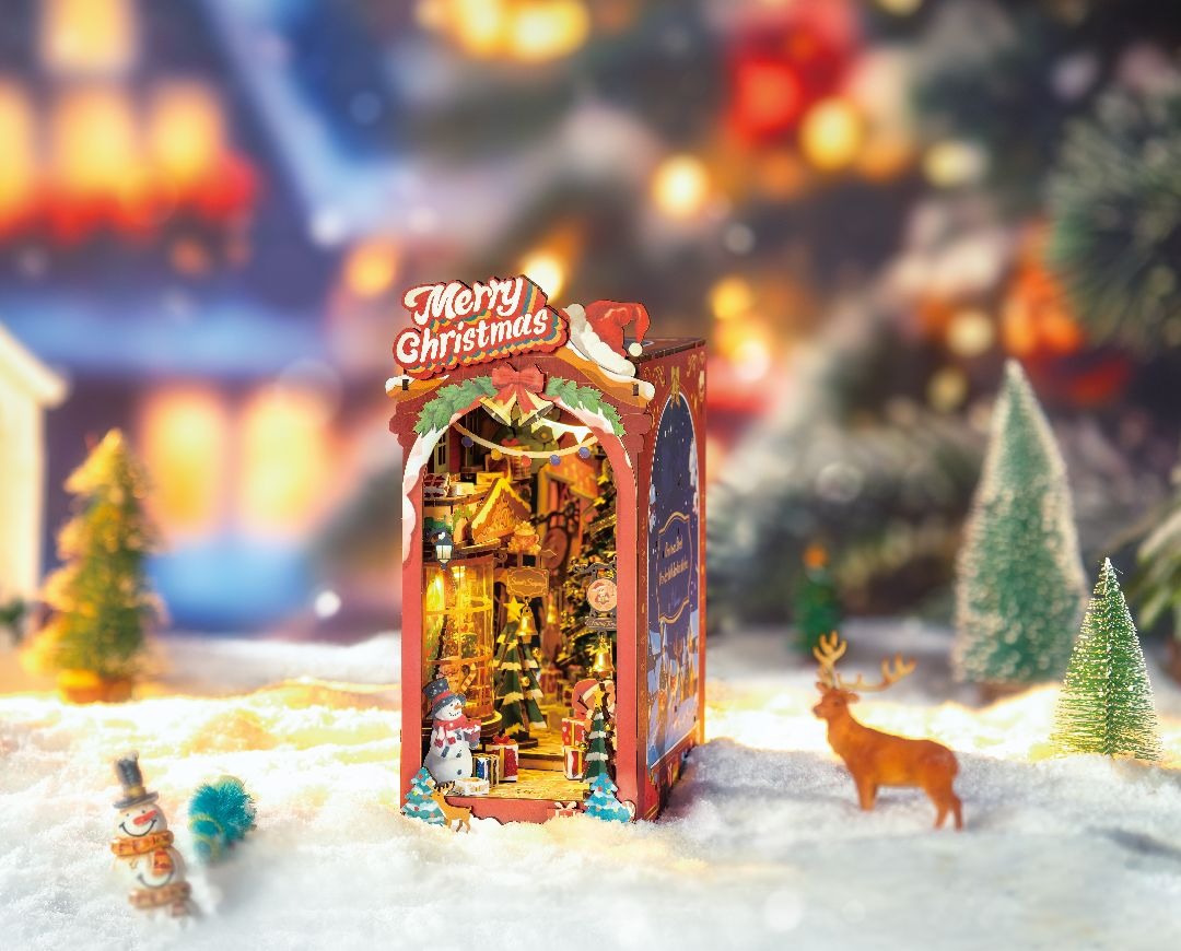 Rolife Christmas Street Book Nook Shelf Insert ROETGC06