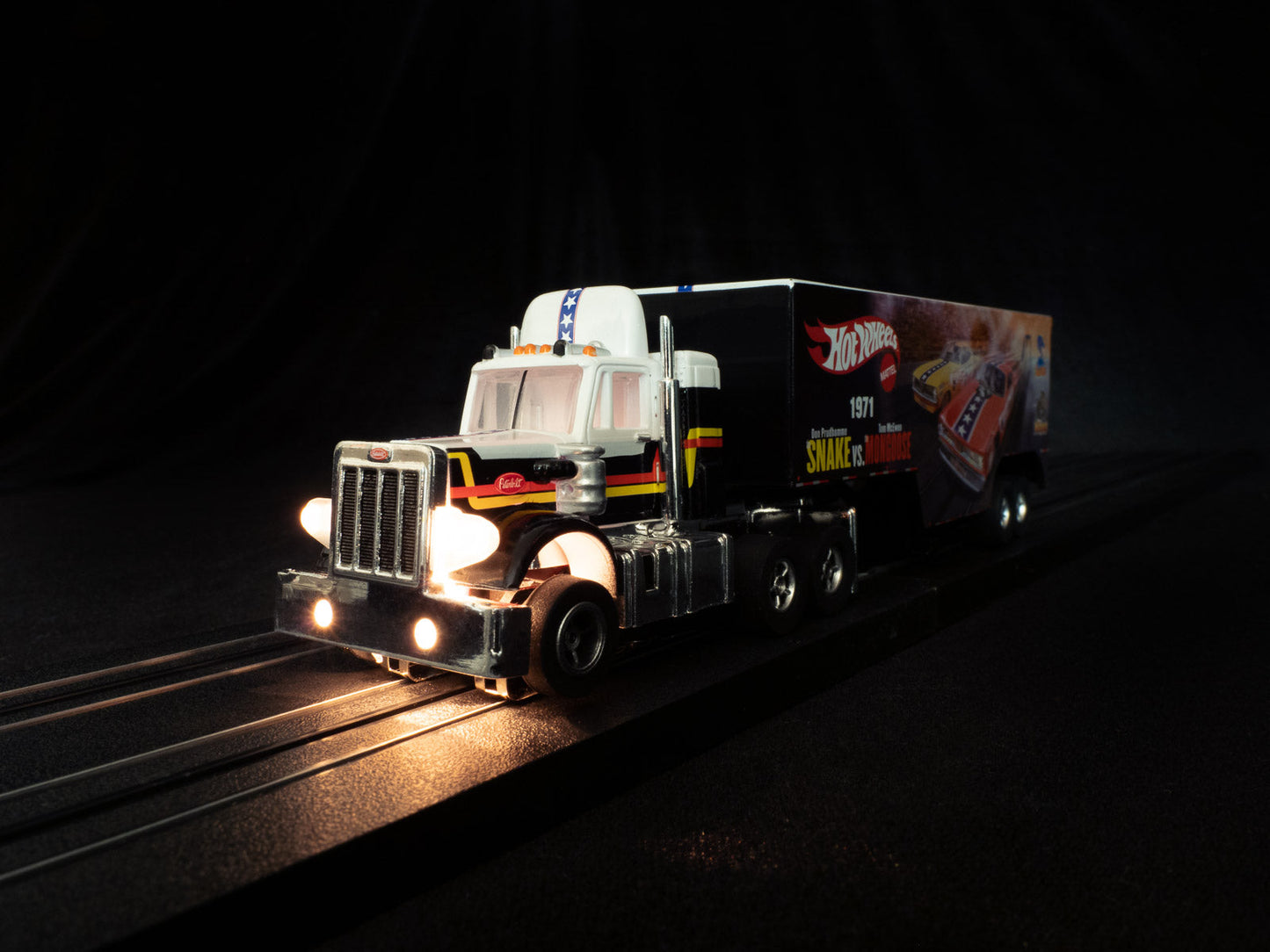 Auto World Racing Rigs Slot Car - X-Traction SC371